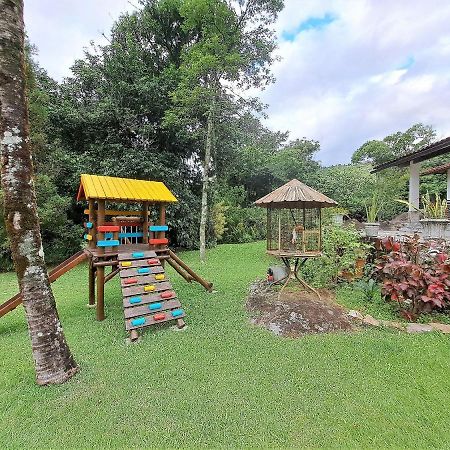 Paradisiaco, Piscina E Churrasqueira Em กวาปิมิริม ภายนอก รูปภาพ